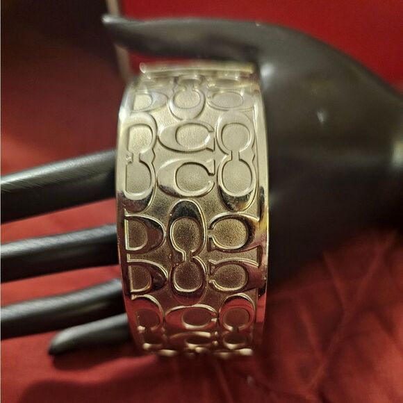 SILVER COACH LOGO BANGLE - Picture 3 of 5